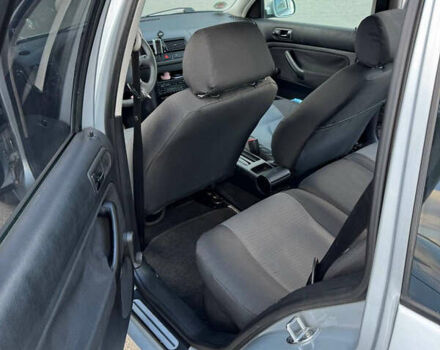 Серый Фольксваген Гольф, объемом двигателя 1.6 л и пробегом 265 тыс. км за 5300 $, фото 42 на Automoto.ua