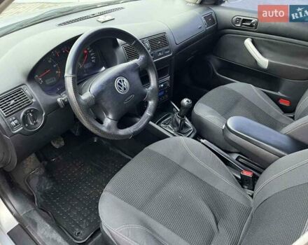 Серый Фольксваген Гольф, объемом двигателя 1.6 л и пробегом 309 тыс. км за 3499 $, фото 14 на Automoto.ua