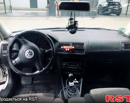 Сірий Фольксваген Гольф, об'ємом двигуна 2 л та пробігом 328 тис. км за 4800 $, фото 9 на Automoto.ua