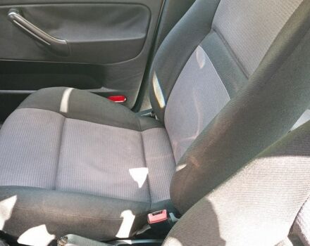 Серый Фольксваген Гольф, объемом двигателя 1.6 л и пробегом 290 тыс. км за 4500 $, фото 5 на Automoto.ua