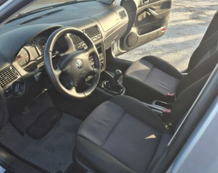 Серый Фольксваген Гольф, объемом двигателя 1.6 л и пробегом 243 тыс. км за 3999 $, фото 13 на Automoto.ua