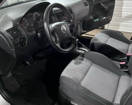 Серый Фольксваген Гольф, объемом двигателя 1.6 л и пробегом 180 тыс. км за 4100 $, фото 6 на Automoto.ua