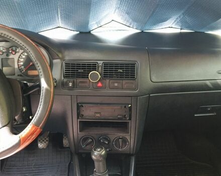 Серый Фольксваген Гольф, объемом двигателя 1.6 л и пробегом 290 тыс. км за 4500 $, фото 7 на Automoto.ua