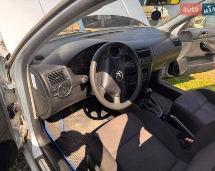 Фольксваген Гольф 2001 в Хмельницком на Automoto.ua Серый Фольксваген Гольф, объемом двигателя 1.6 л и пробегом 184 тыс. км за 4650 $, фото 14 на Automoto.ua