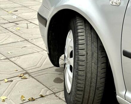 Серый Фольксваген Гольф, объемом двигателя 1.6 л и пробегом 300 тыс. км за 4550 $, фото 4 на Automoto.ua