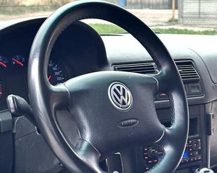 Серый Фольксваген Гольф, объемом двигателя 1.6 л и пробегом 300 тыс. км за 4550 $, фото 12 на Automoto.ua