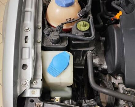 Серый Фольксваген Гольф, объемом двигателя 1.6 л и пробегом 262 тыс. км за 5000 $, фото 57 на Automoto.ua