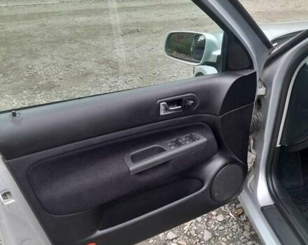 Серый Фольксваген Гольф, объемом двигателя 1.6 л и пробегом 200 тыс. км за 3500 $, фото 6 на Automoto.ua