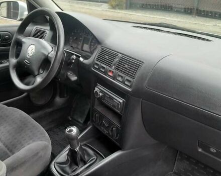 Серый Фольксваген Гольф, объемом двигателя 1.6 л и пробегом 200 тыс. км за 3500 $, фото 10 на Automoto.ua
