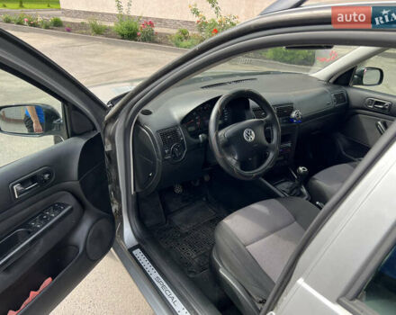 Серый Фольксваген Гольф, объемом двигателя 1.6 л и пробегом 239 тыс. км за 5400 $, фото 12 на Automoto.ua