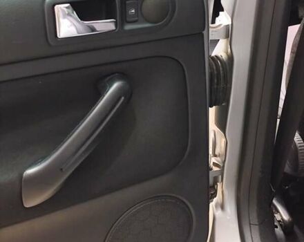 Серый Фольксваген Гольф, объемом двигателя 1.6 л и пробегом 262 тыс. км за 5000 $, фото 68 на Automoto.ua