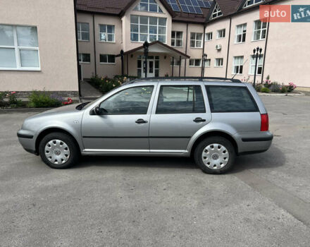 Серый Фольксваген Гольф, объемом двигателя 1.6 л и пробегом 239 тыс. км за 5400 $, фото 2 на Automoto.ua