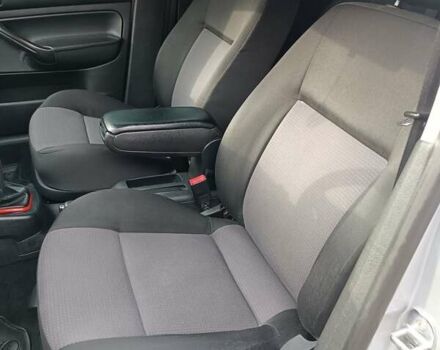 Сірий Фольксваген Гольф, об'ємом двигуна 1.6 л та пробігом 215 тис. км за 5300 $, фото 9 на Automoto.ua