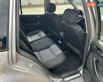 Серый Фольксваген Гольф, объемом двигателя 1.6 л и пробегом 239 тыс. км за 5400 $, фото 7 на Automoto.ua