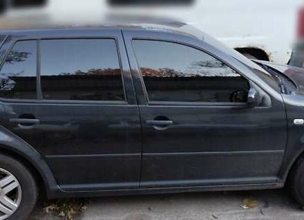 Сірий Фольксваген Гольф, об'ємом двигуна 1.6 л та пробігом 290 тис. км за 4500 $, фото 4 на Automoto.ua