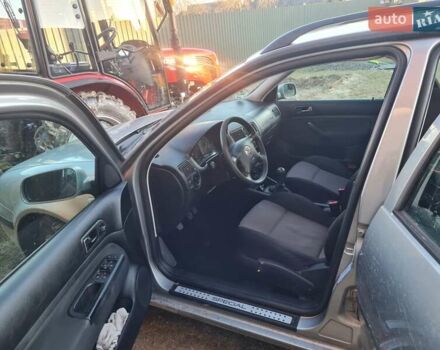 Серый Фольксваген Гольф, объемом двигателя 1.9 л и пробегом 300 тыс. км за 6000 $, фото 5 на Automoto.ua