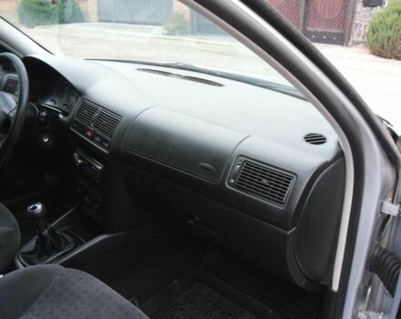 Сірий Фольксваген Гольф, об'ємом двигуна 1.6 л та пробігом 200 тис. км за 3500 $, фото 10 на Automoto.ua