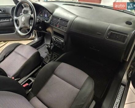 Серый Фольксваген Гольф, объемом двигателя 1.6 л и пробегом 262 тыс. км за 5000 $, фото 70 на Automoto.ua