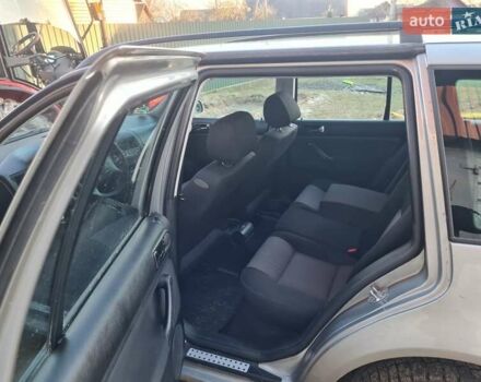 Серый Фольксваген Гольф, объемом двигателя 1.9 л и пробегом 300 тыс. км за 6000 $, фото 1 на Automoto.ua