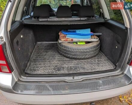 Серый Фольксваген Гольф, объемом двигателя 1.6 л и пробегом 261 тыс. км за 4950 $, фото 5 на Automoto.ua