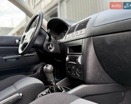 Серый Фольксваген Гольф, объемом двигателя 1.6 л и пробегом 201 тыс. км за 4490 $, фото 35 на Automoto.ua