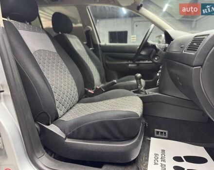 Серый Фольксваген Гольф, объемом двигателя 1.39 л и пробегом 246 тыс. км за 4700 $, фото 14 на Automoto.ua