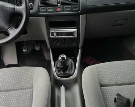 Серый Фольксваген Гольф, объемом двигателя 1.6 л и пробегом 291 тыс. км за 5500 $, фото 4 на Automoto.ua