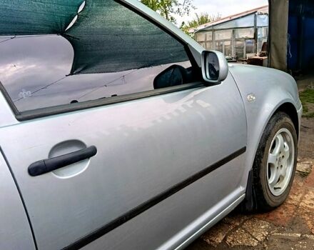 Серый Фольксваген Гольф, объемом двигателя 2 л и пробегом 260 тыс. км за 3600 $, фото 1 на Automoto.ua