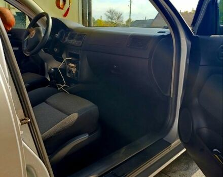 Фольксваген Гольф 2003 в Березовке на Automoto.ua Серый Фольксваген Гольф, объемом двигателя 2 л и пробегом 222 тыс. км за 5650 $, фото 6 на Automoto.ua