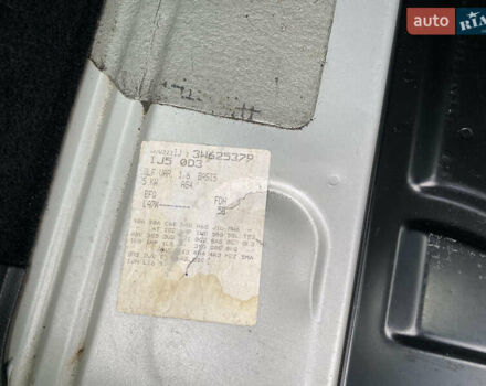 Серый Фольксваген Гольф, объемом двигателя 1.6 л и пробегом 199 тыс. км за 5100 $, фото 12 на Automoto.ua