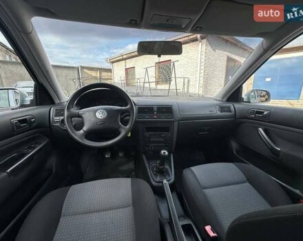 Серый Фольксваген Гольф, объемом двигателя 1.6 л и пробегом 273 тыс. км за 4200 $, фото 13 на Automoto.ua