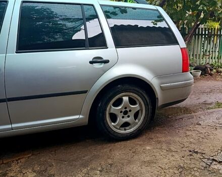 Серый Фольксваген Гольф, объемом двигателя 2 л и пробегом 260 тыс. км за 3600 $, фото 4 на Automoto.ua