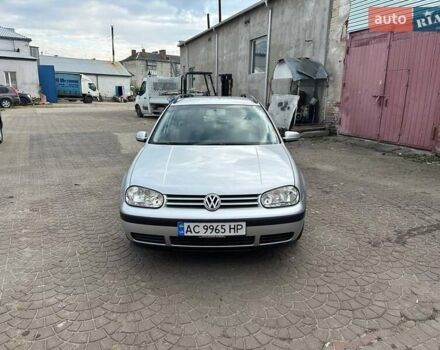 Серый Фольксваген Гольф, объемом двигателя 1.6 л и пробегом 273 тыс. км за 4200 $, фото 1 на Automoto.ua