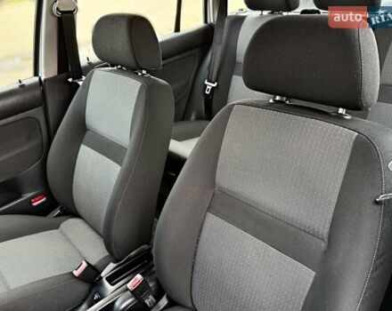 Серый Фольксваген Гольф, объемом двигателя 1.6 л и пробегом 201 тыс. км за 4490 $, фото 38 на Automoto.ua