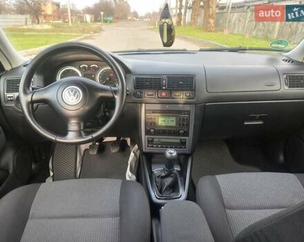 Серый Фольксваген Гольф, объемом двигателя 1.6 л и пробегом 308 тыс. км за 4950 $, фото 14 на Automoto.ua