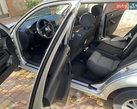 Серый Фольксваген Гольф, объемом двигателя 1.6 л и пробегом 280 тыс. км за 3200 $, фото 22 на Automoto.ua