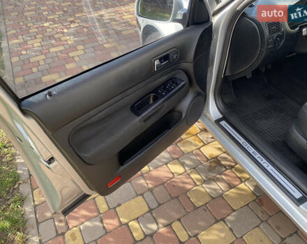 Серый Фольксваген Гольф, объемом двигателя 1.6 л и пробегом 280 тыс. км за 3200 $, фото 11 на Automoto.ua