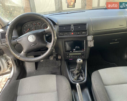 Серый Фольксваген Гольф, объемом двигателя 1.6 л и пробегом 280 тыс. км за 3200 $, фото 14 на Automoto.ua