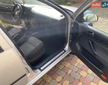 Серый Фольксваген Гольф, объемом двигателя 1.6 л и пробегом 280 тыс. км за 3200 $, фото 16 на Automoto.ua