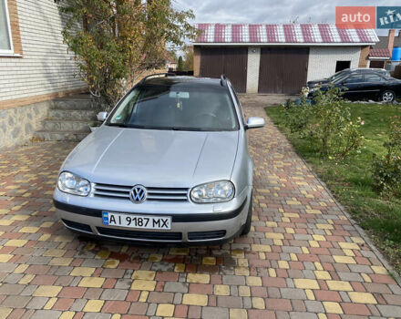 Серый Фольксваген Гольф, объемом двигателя 1.6 л и пробегом 280 тыс. км за 3200 $, фото 1 на Automoto.ua