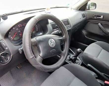 Серый Фольксваген Гольф, объемом двигателя 1.6 л и пробегом 282 тыс. км за 5000 $, фото 4 на Automoto.ua