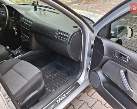 Серый Фольксваген Гольф, объемом двигателя 1.6 л и пробегом 265 тыс. км за 5200 $, фото 13 на Automoto.ua