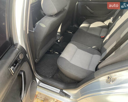 Серый Фольксваген Гольф, объемом двигателя 1.6 л и пробегом 280 тыс. км за 3200 $, фото 13 на Automoto.ua