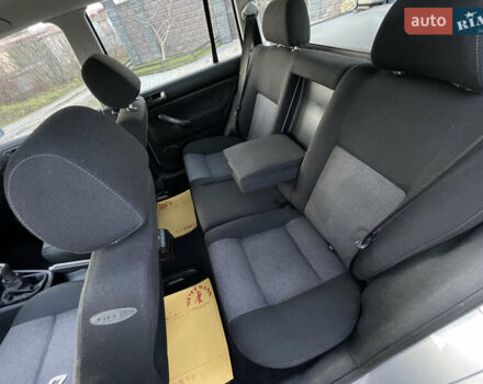 Серый Фольксваген Гольф, объемом двигателя 1.4 л и пробегом 251 тыс. км за 4150 $, фото 49 на Automoto.ua