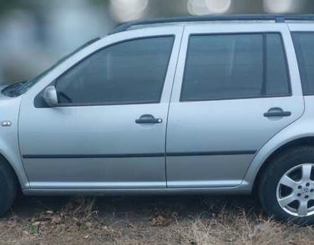 Серый Фольксваген Гольф, объемом двигателя 1.6 л и пробегом 282 тыс. км за 5000 $, фото 8 на Automoto.ua