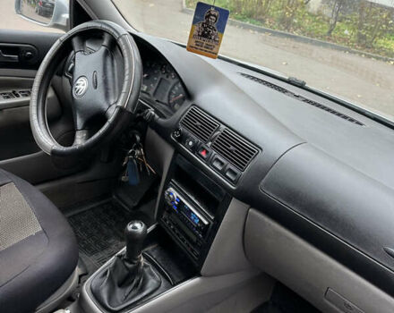 Серый Фольксваген Гольф, объемом двигателя 1.6 л и пробегом 297 тыс. км за 4300 $, фото 4 на Automoto.ua