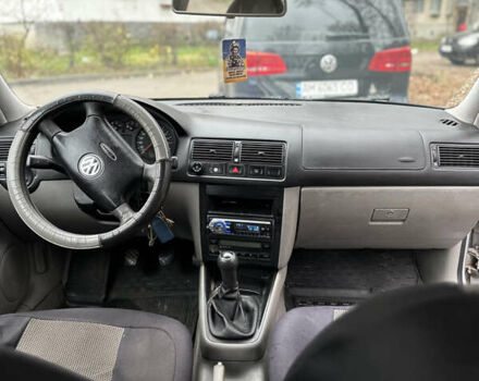 Серый Фольксваген Гольф, объемом двигателя 1.6 л и пробегом 297 тыс. км за 4300 $, фото 5 на Automoto.ua