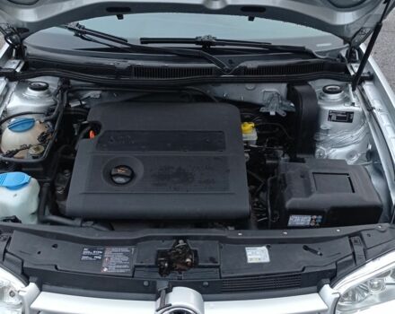 Серый Фольксваген Гольф, объемом двигателя 1.6 л и пробегом 230 тыс. км за 4800 $, фото 6 на Automoto.ua