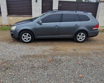 Серый Фольксваген Гольф, объемом двигателя 1.6 л и пробегом 300 тыс. км за 3900 $, фото 1 на Automoto.ua