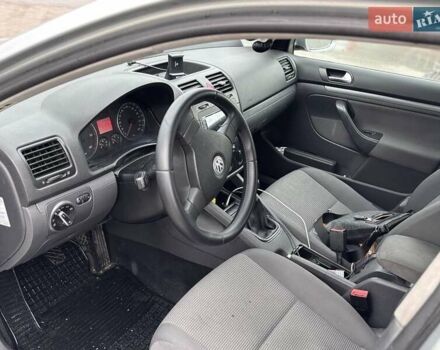 Фольксваген Гольф 2007 в Хмельницком на Automoto.ua Серый Фольксваген Гольф, объемом двигателя 1.9 л и пробегом 211 тыс. км за 6350 $, фото 4 на Automoto.ua